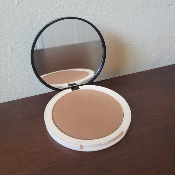 Lily Lolo | Pressed Bronzer | Honolulu - Picture 1 of 7